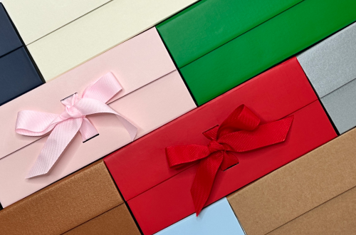 magnetic gift boxes displayed in color options closeup 