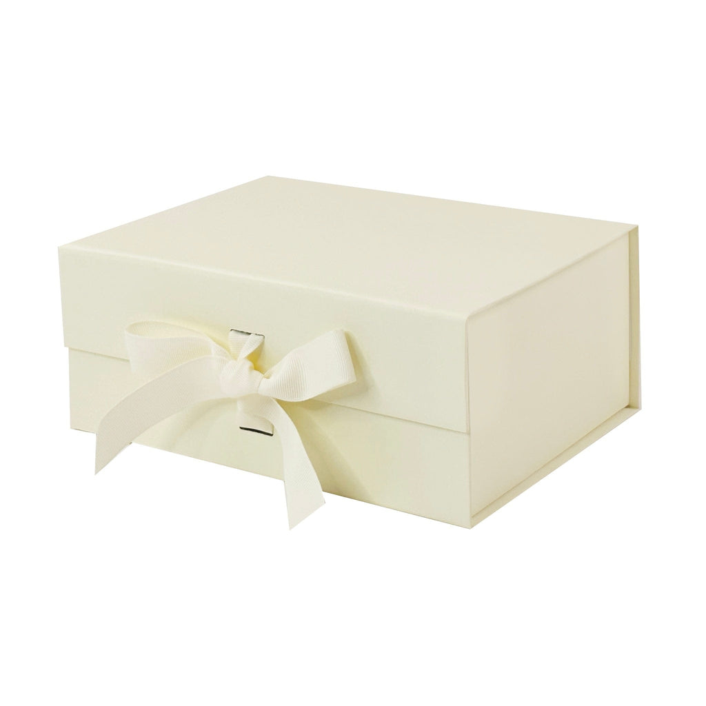 GBM_giftboxes_ivory_A5_ribbon_